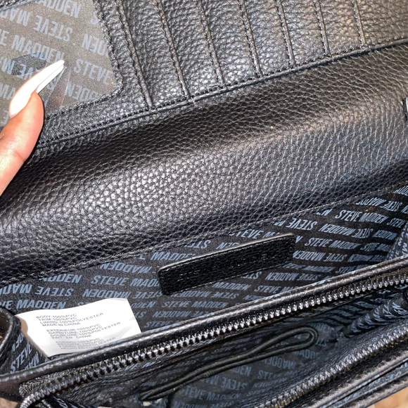 Steve Madden Sling Bag - Picture 4 of 5